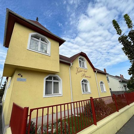 Kiskut Liget Pension Gyor Ngoại thất bức ảnh