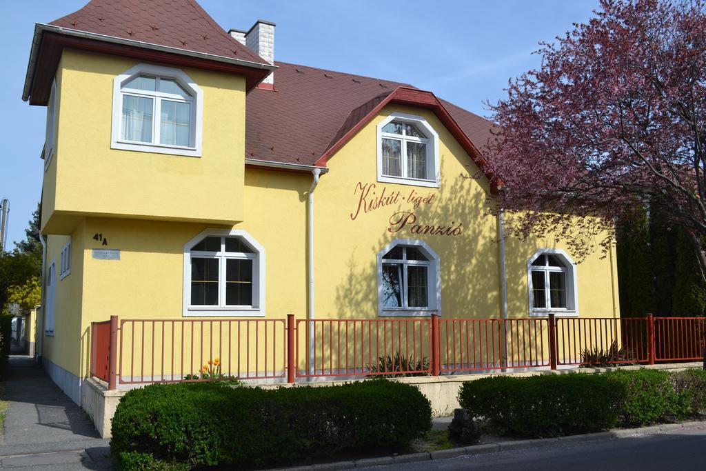 Kiskut Liget Pension Gyor Ngoại thất bức ảnh